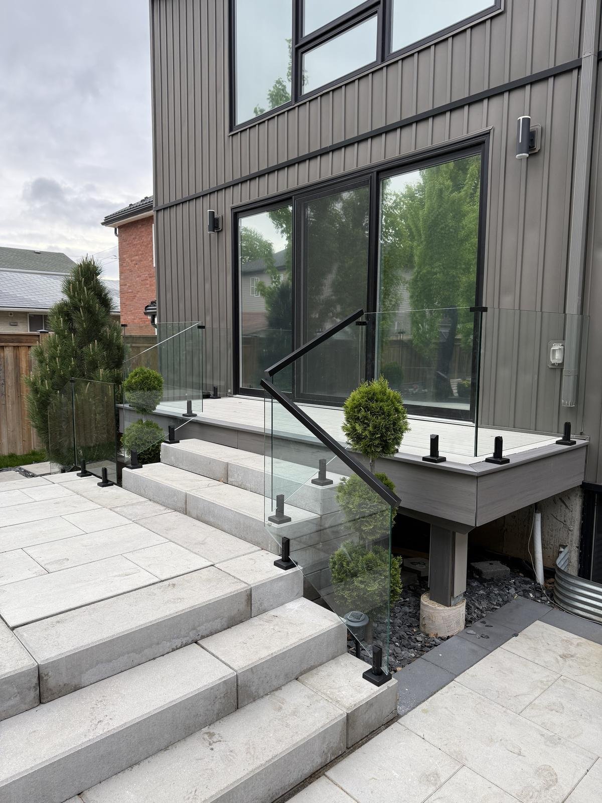 Glass railing